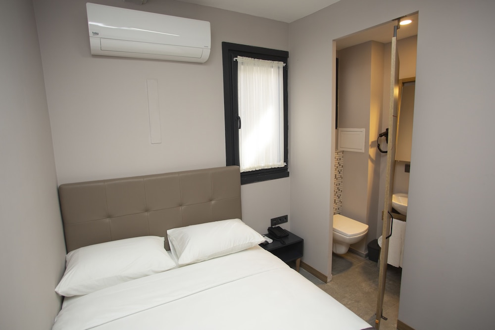 Jurnal Hotel 20
