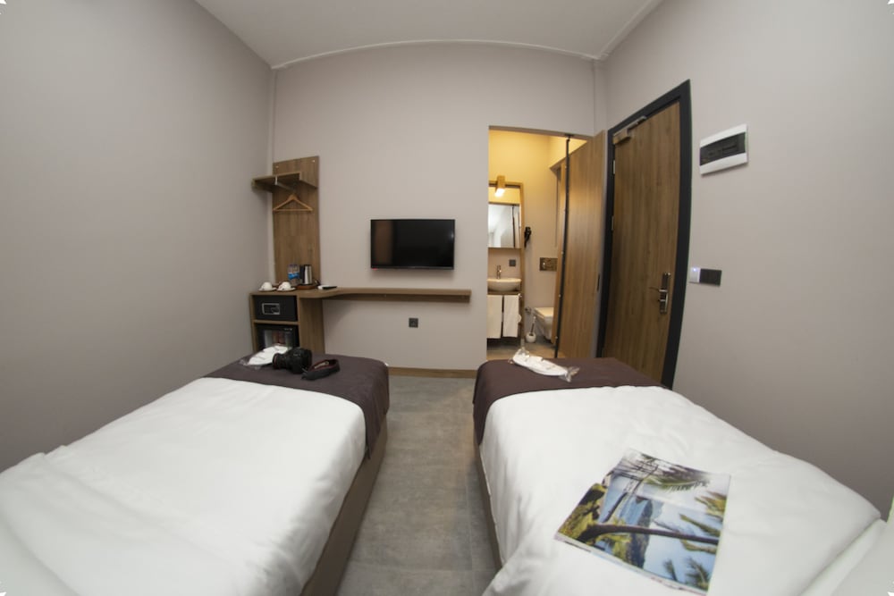 Jurnal Hotel 19