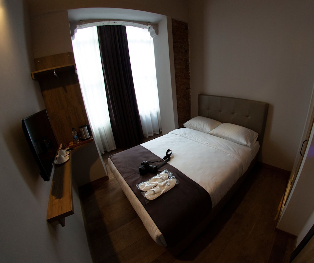 Jurnal Hotel 16