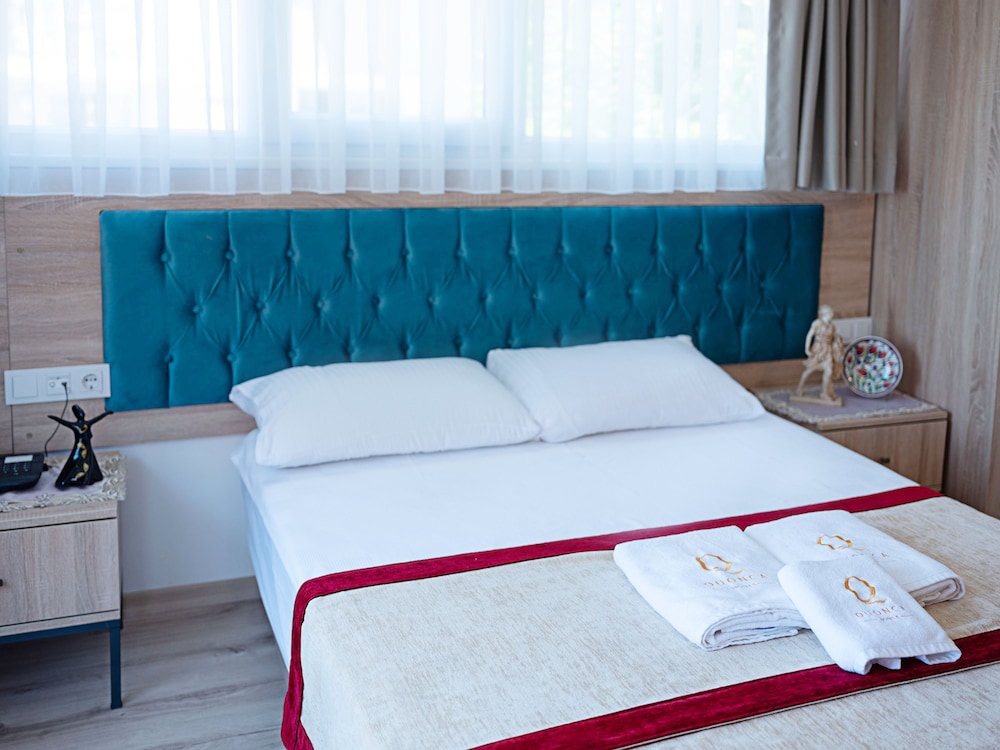 The Laila Hotel 24