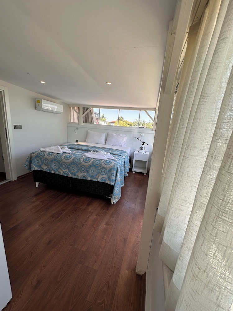 Hotel Antique 24