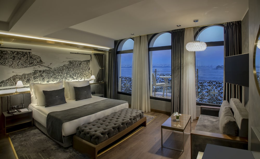 The Wings Hotel 20
