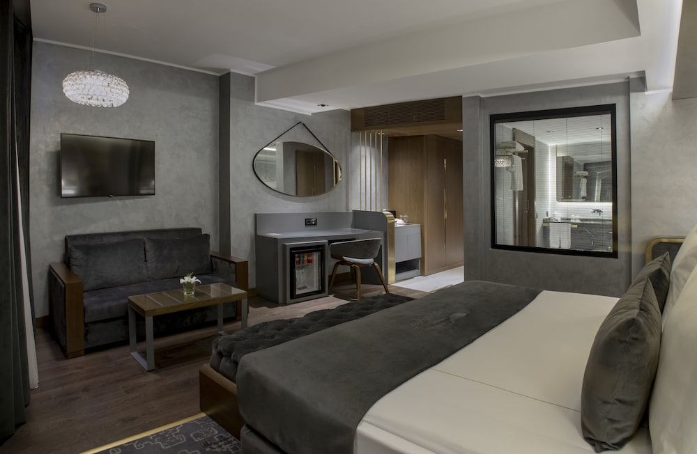 The Wings Hotel 18