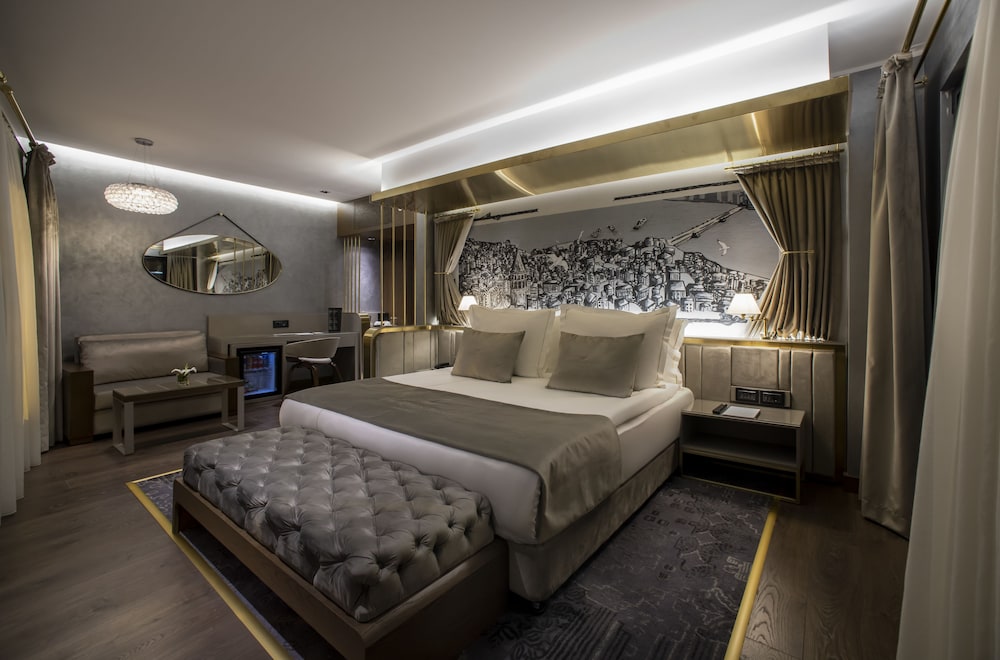 The Wings Hotel 15