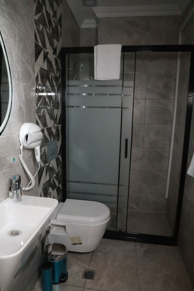 Rays Hotel 12