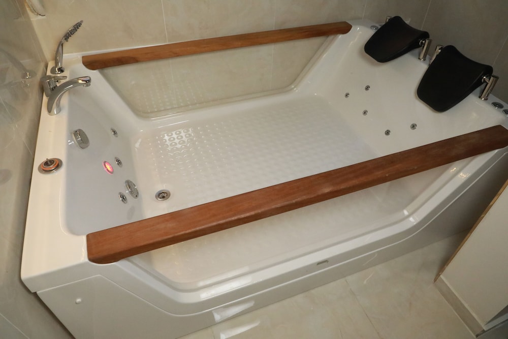 Rays Hotel 9