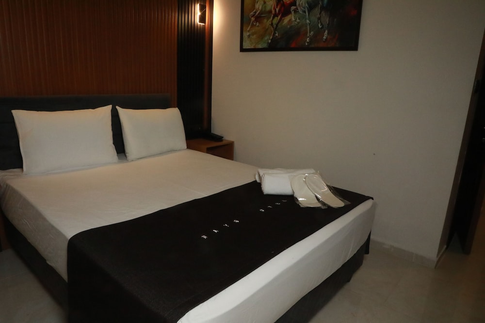 Rays Hotel 10