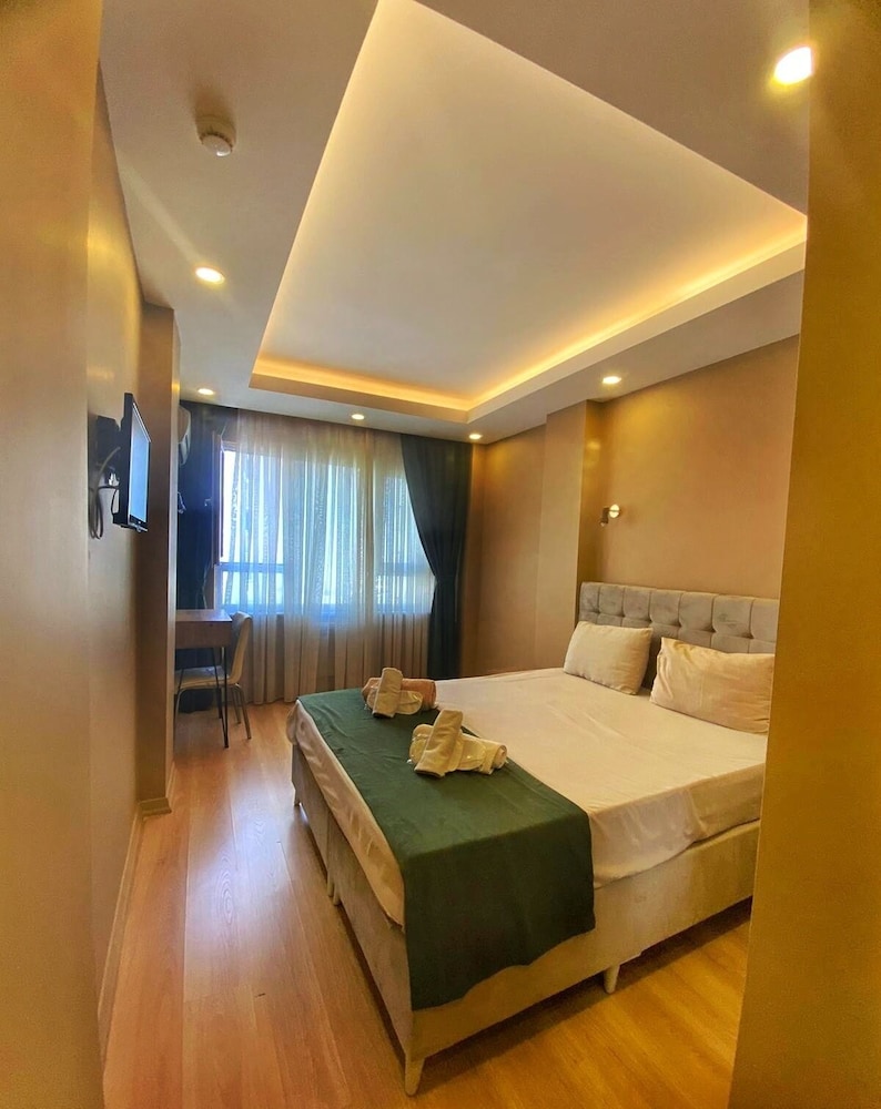 Ulubat Castle Hotel 9
