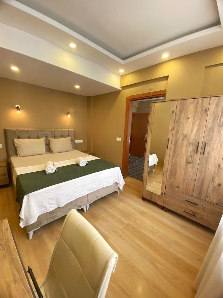 Ulubat Castle Hotel 10
