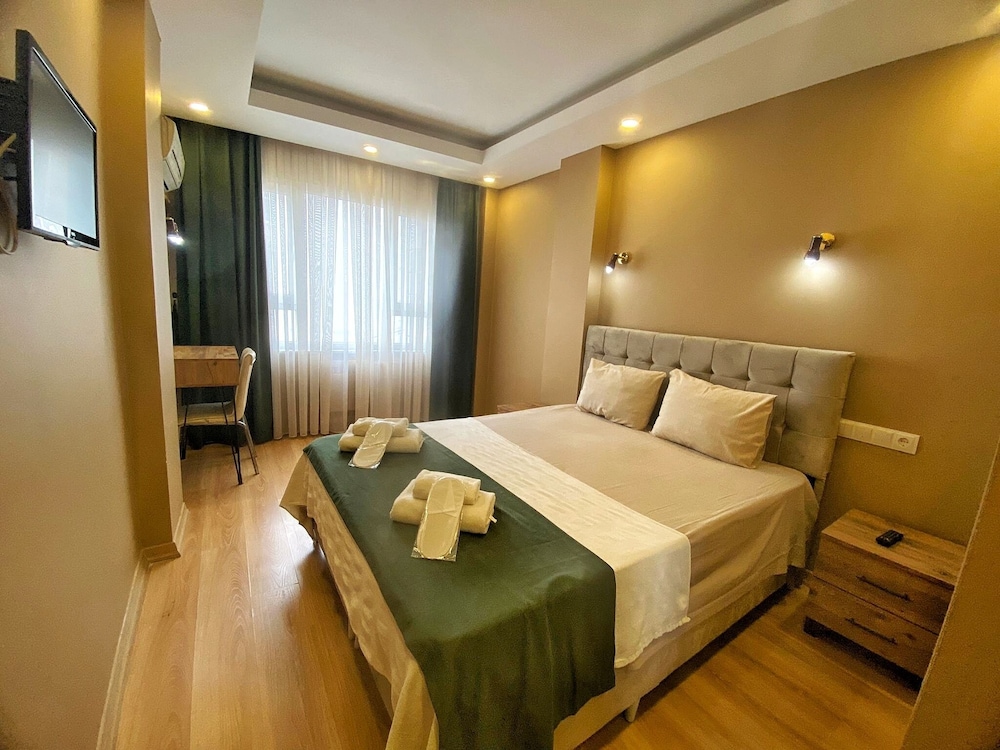 Ulubat Castle Hotel 11