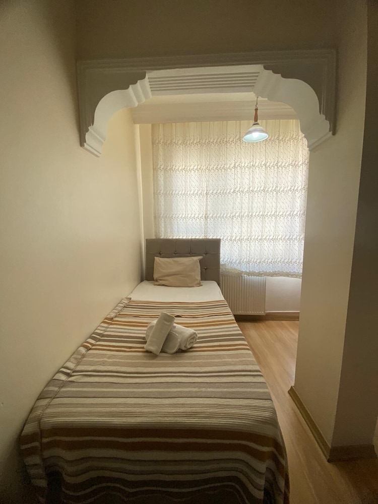 Ulubat Castle Hotel 8