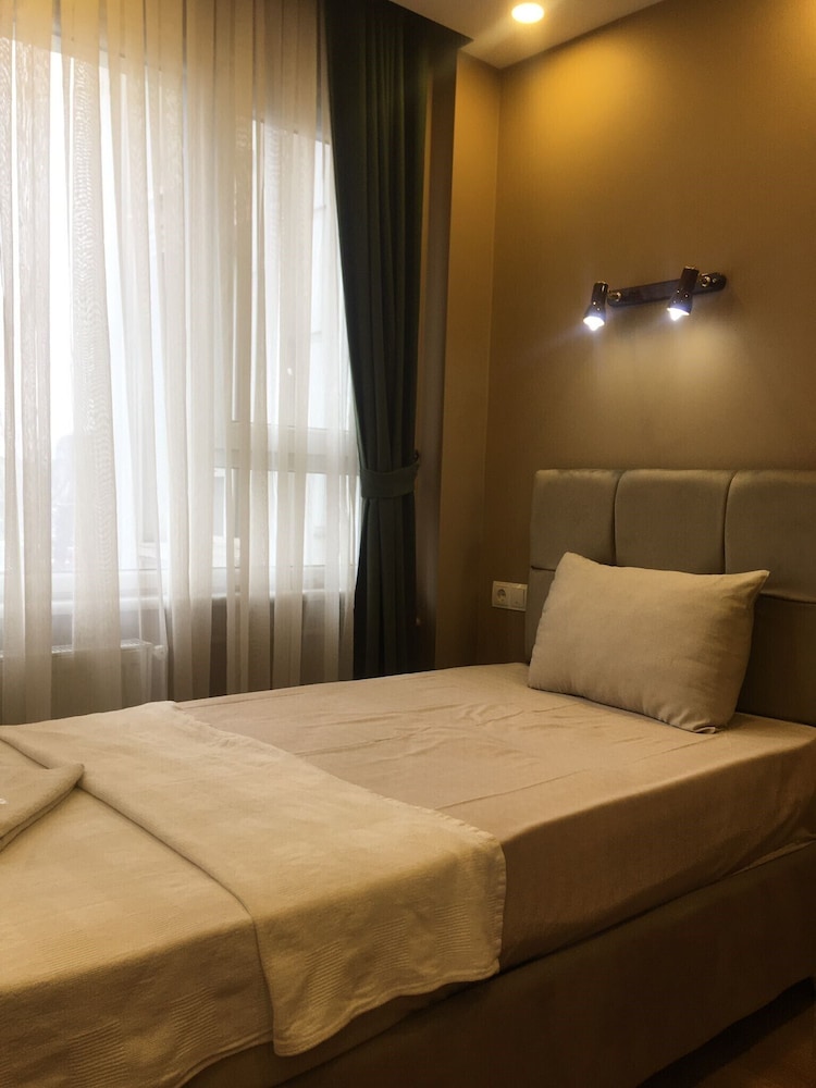 Ulubat Castle Hotel 6