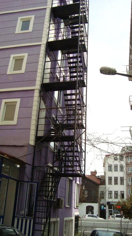 Ren Plus Suites Hotel 12