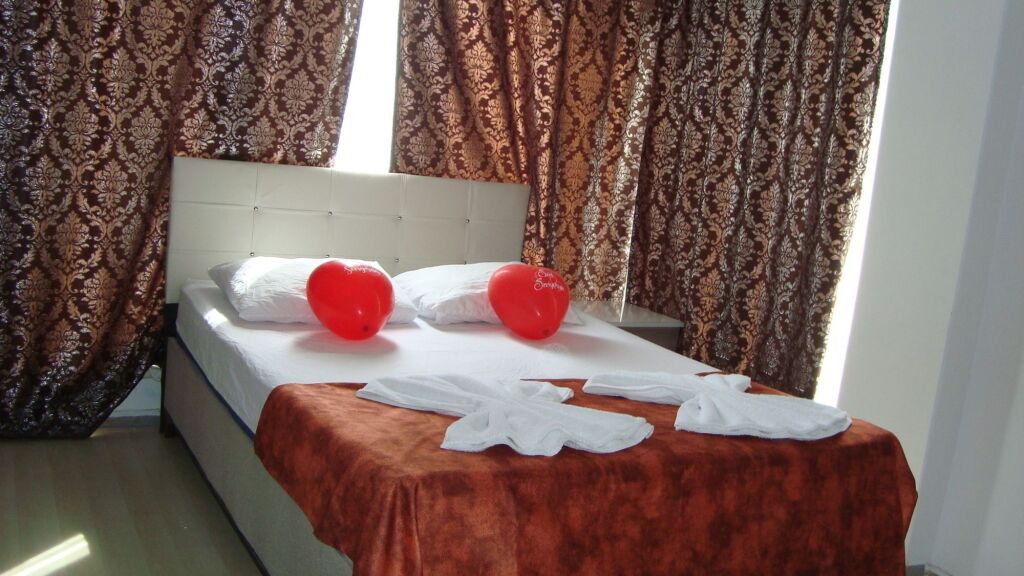 Ren Plus Suites Hotel 20