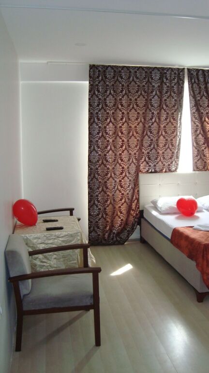 Ren Plus Suites Hotel 4