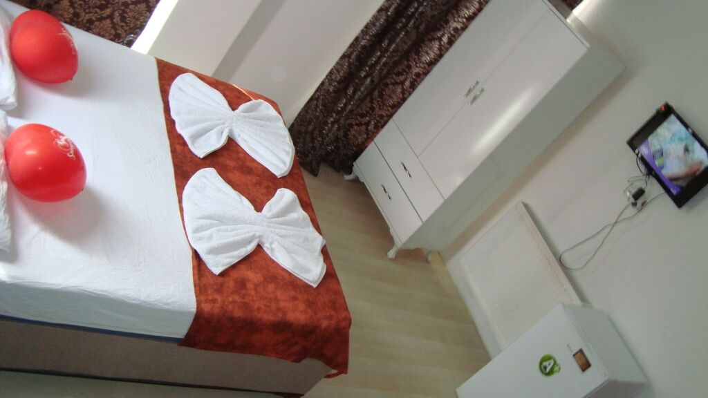 Ren Plus Suites Hotel 8