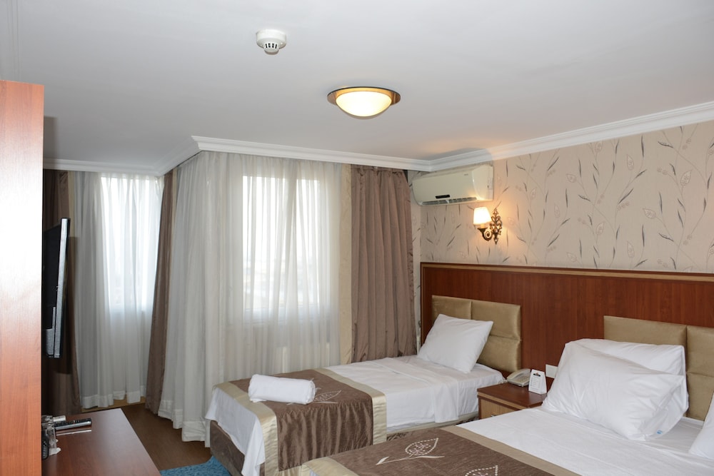 Hermanos Hotel 12