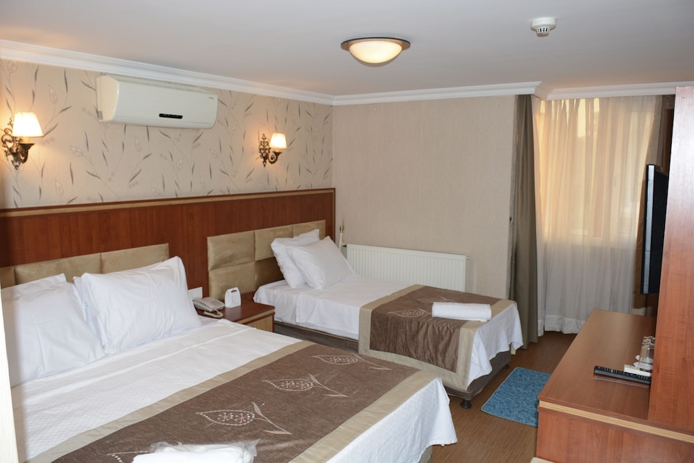 Hermanos Hotel 18
