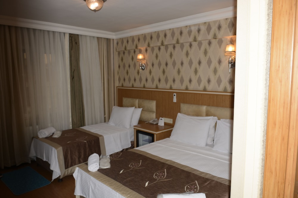 Hermanos Hotel 4