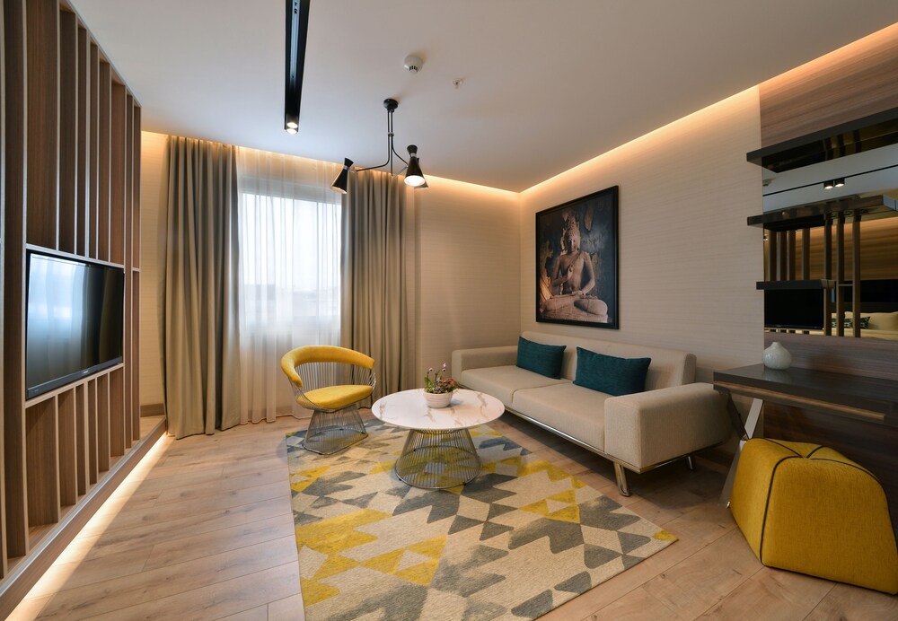 Nish Palace 13