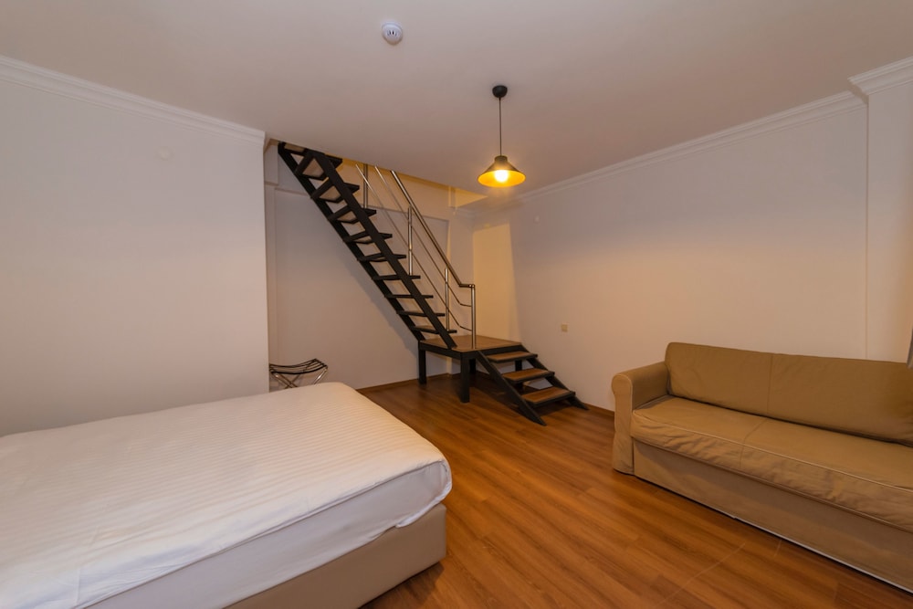Joy Suites 18