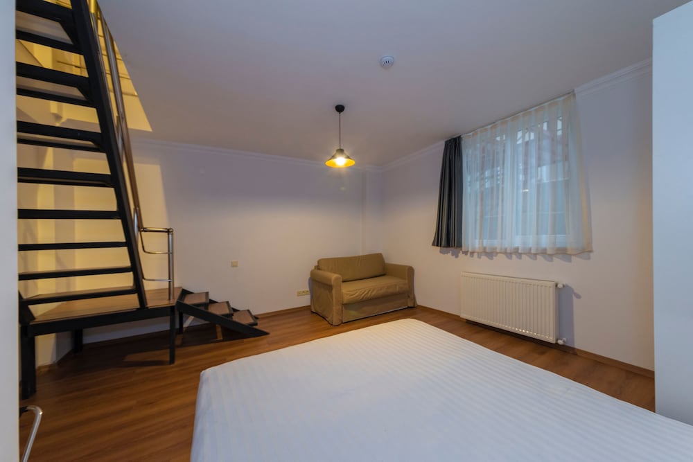 Joy Suites 15