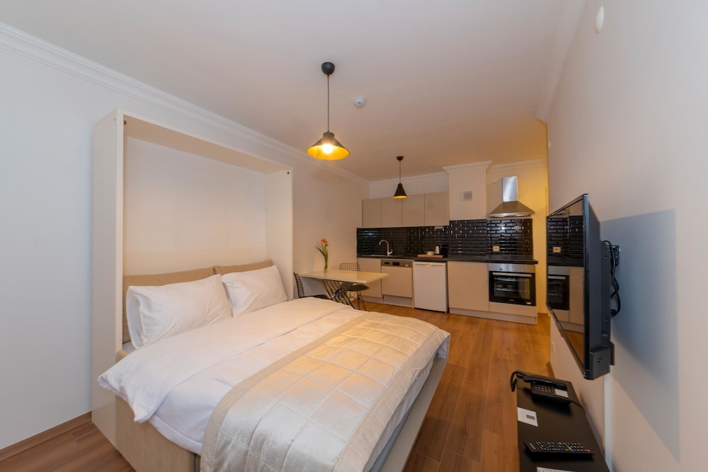 Joy Suites 21