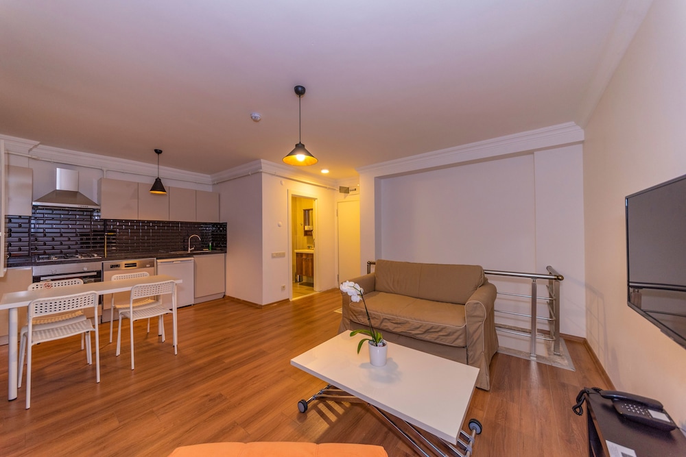 Joy Suites 14