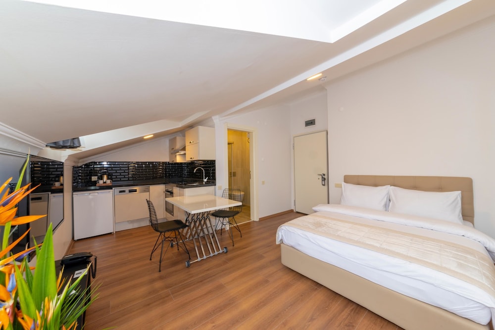 Joy Suites 23