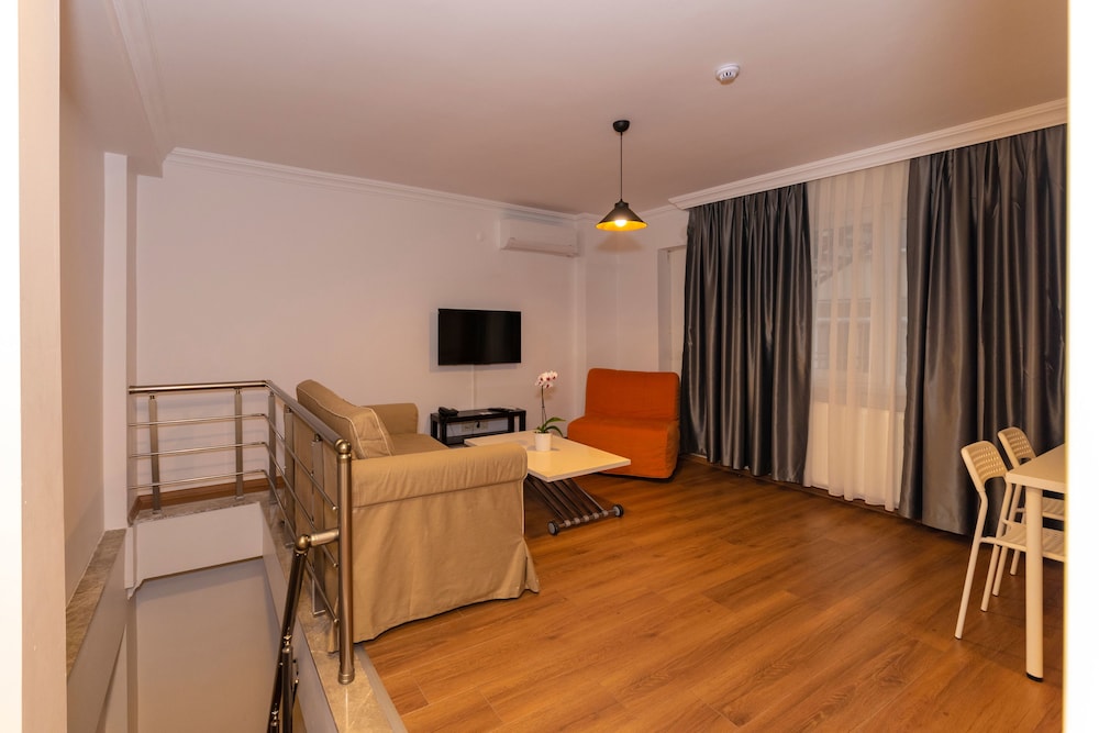 Joy Suites 11