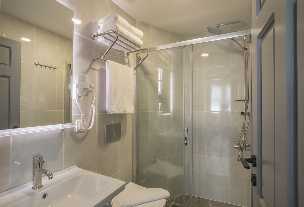 Comfort Suites 18