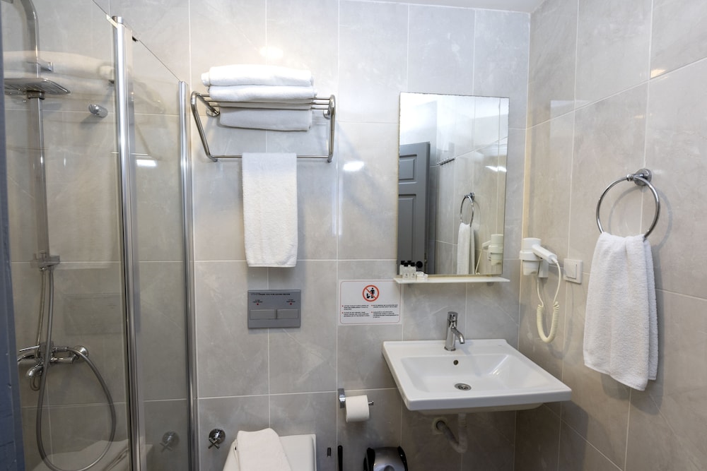 Comfort Suites 20
