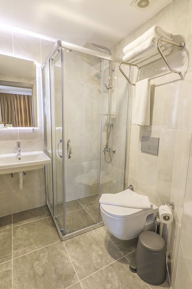 Comfort Suites 19