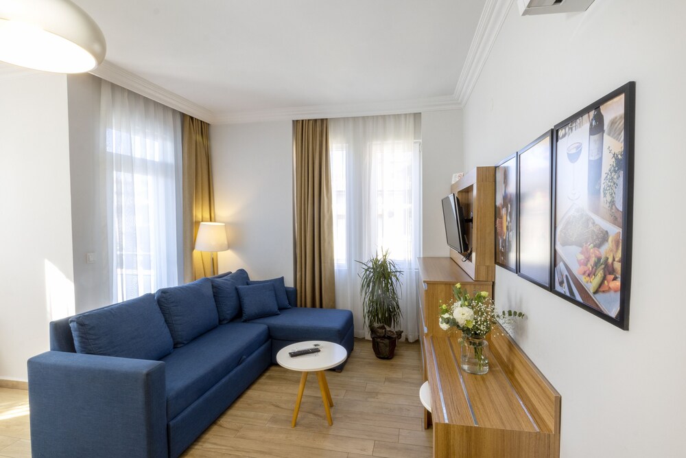 Comfort Suites 12