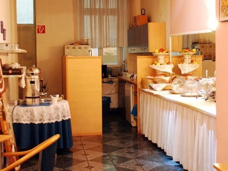 Hotel & Pension Arpi 18