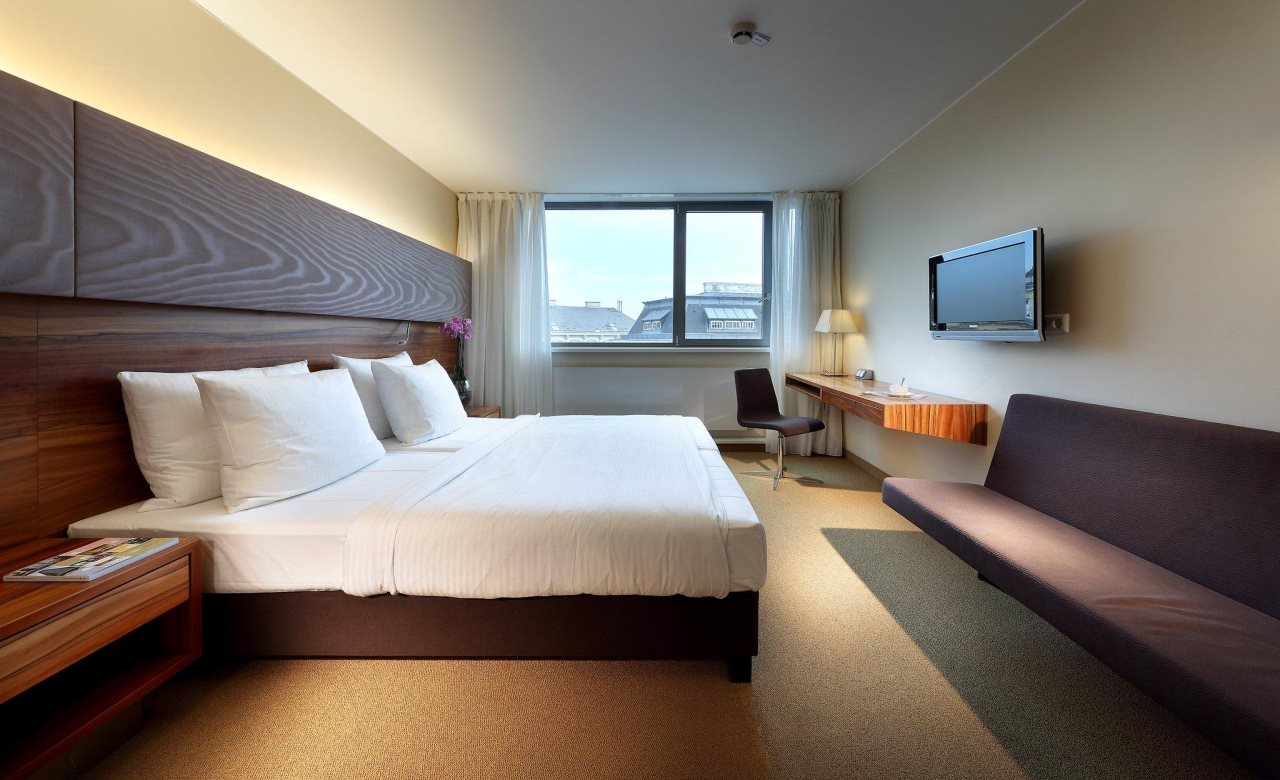Eurostars Embassy 24