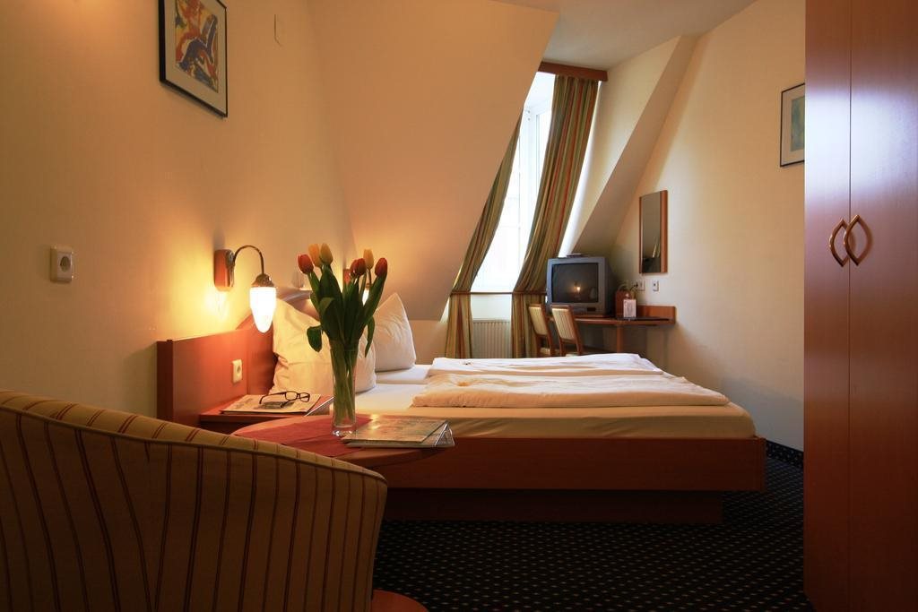 Suite Hotel 900m zur Oper 18