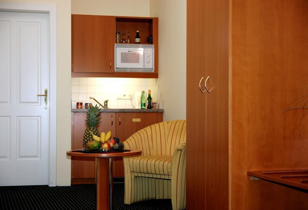Suite Hotel 900m zur Oper 19