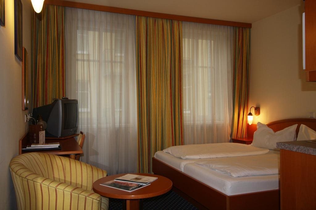 Suite Hotel 900m zur Oper 23