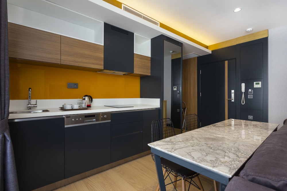 Nox Suite 16