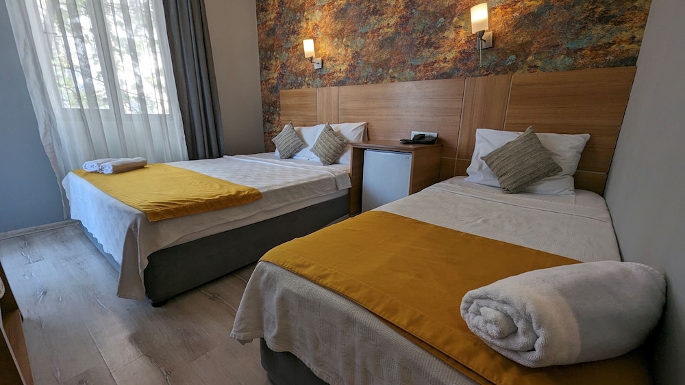 Ramona Lara Hotel 13