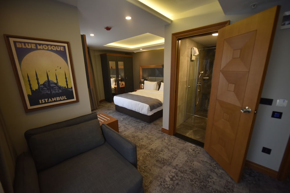 Four Seven Hotel 13