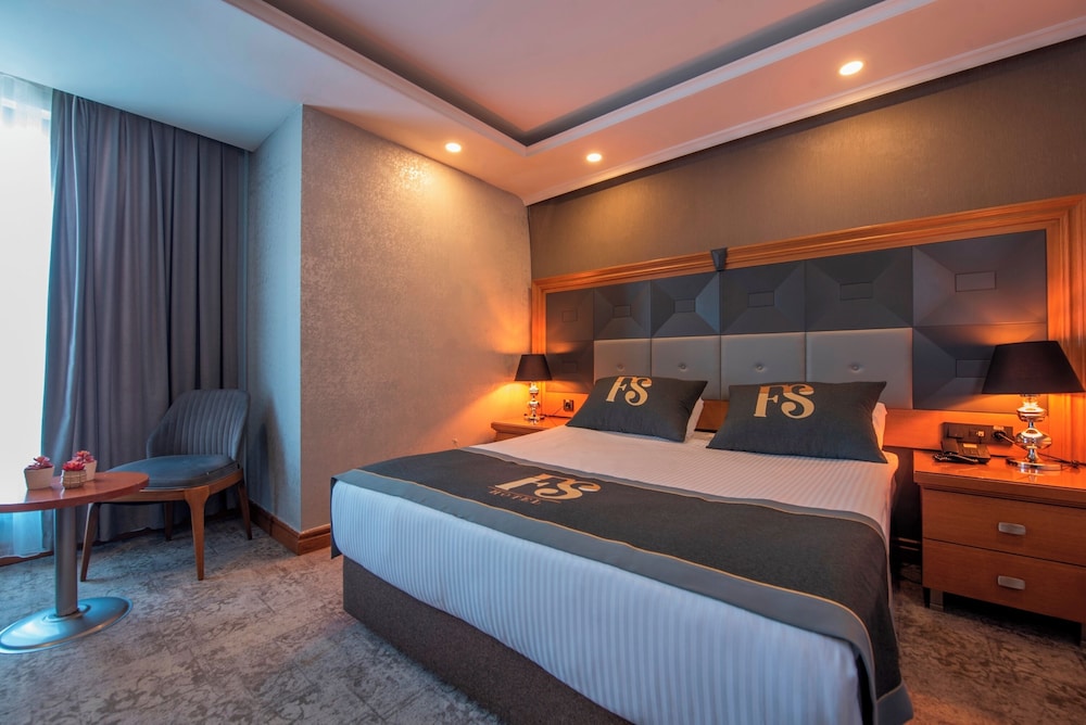 Four Seven Hotel 11