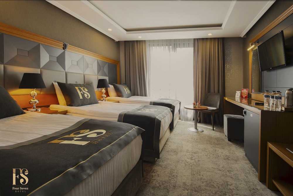 Four Seven Hotel 9