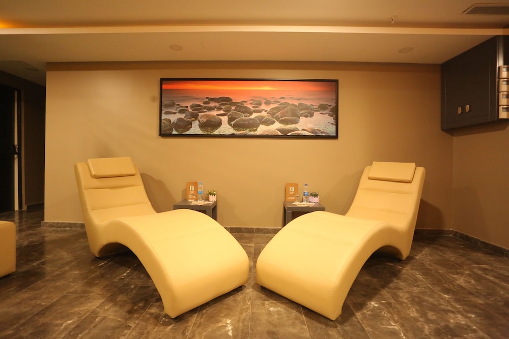Four Seven Hotel 24