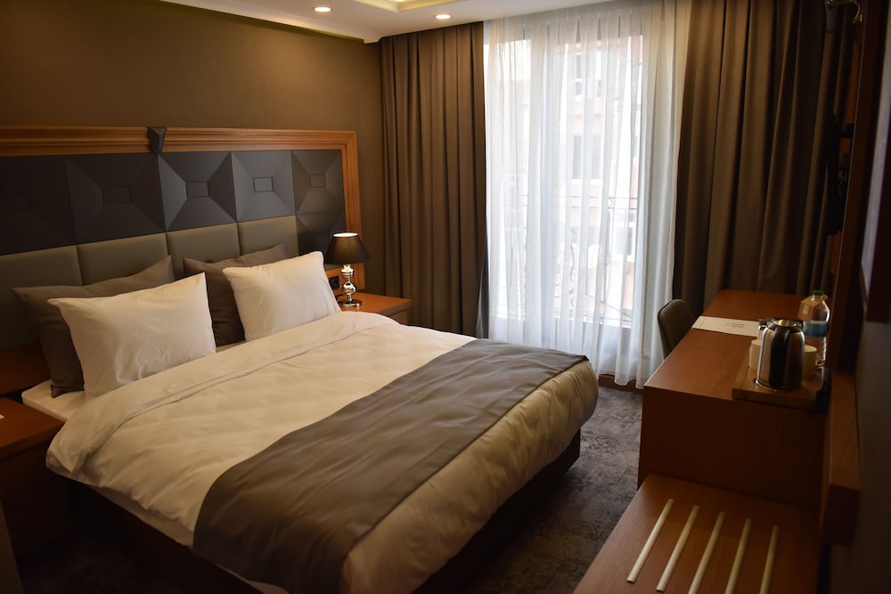 Four Seven Hotel 6