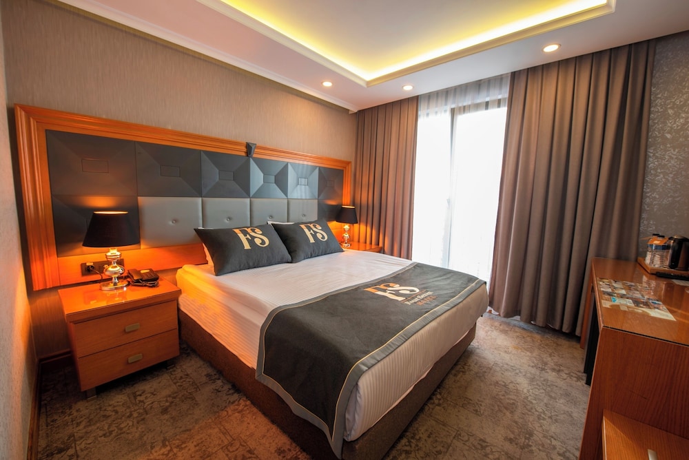Four Seven Hotel 12