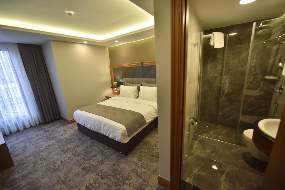 Four Seven Hotel 7