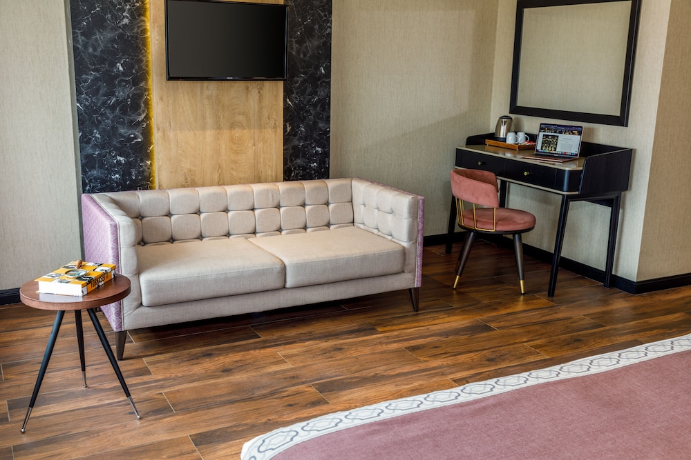 Euro Design Hotel 19