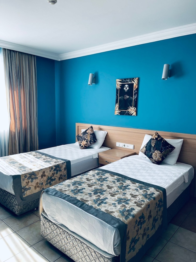 Grand Alisa Hotel 13